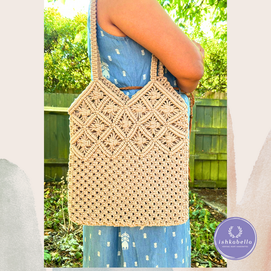 Beige Macramé Tote Bag – Handwoven Cotton Bag with Knot Detail & Wave Handle Design
